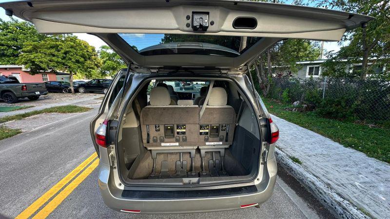 2017 Toyota Sienna LE 7 Passenger
