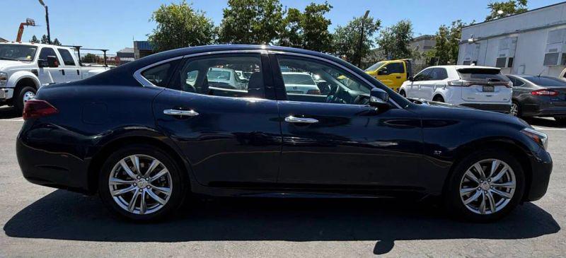 2019 INFINITI Q70 3.7 LUXE