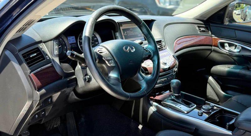 2019 INFINITI Q70 3.7 LUXE