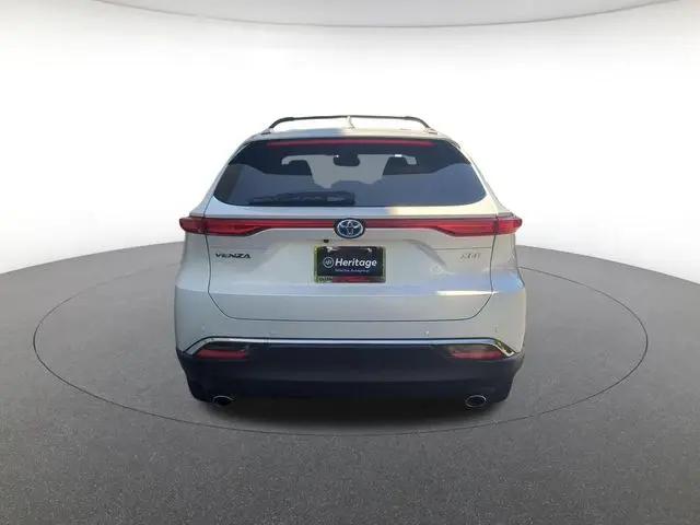 2024 Toyota Venza XLE