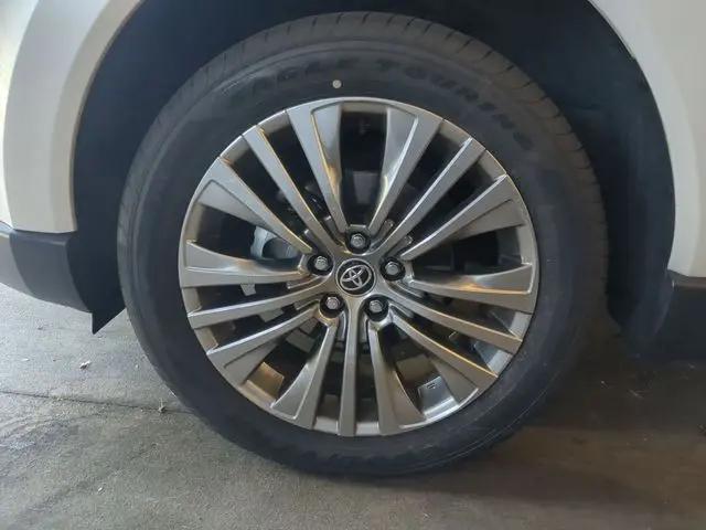 2024 Toyota Venza XLE