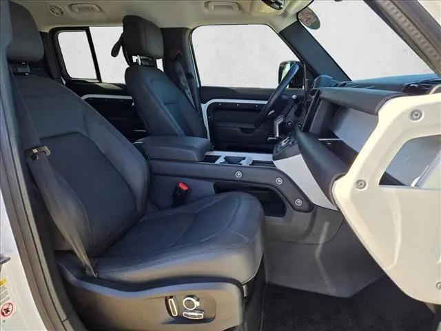 2025 Land Rover Defender 130 P300 S