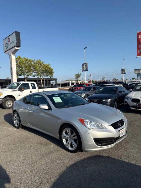 2011 Hyundai Genesis Coupe 2.0T Premium