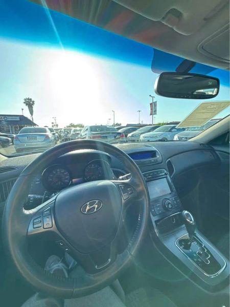 2011 Hyundai Genesis Coupe 2.0T Premium