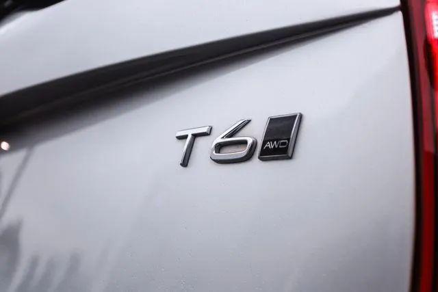 2020 Volvo XC90 T6 Momentum 7 Passenger