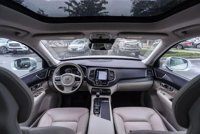 2020 Volvo XC90 T6 Momentum 7 Passenger