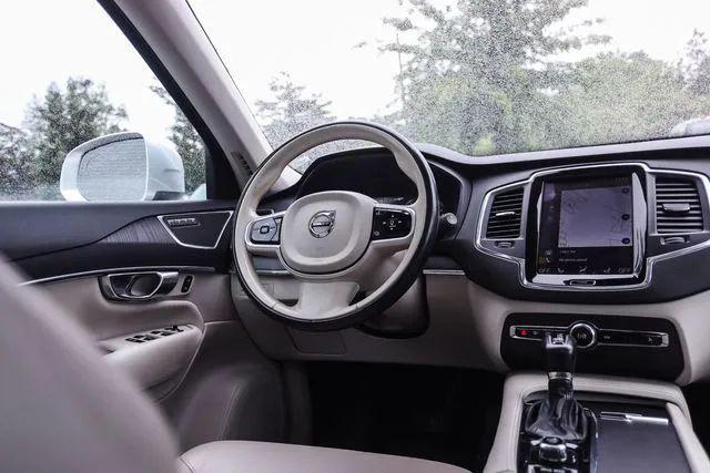 2020 Volvo XC90 T6 Momentum 7 Passenger
