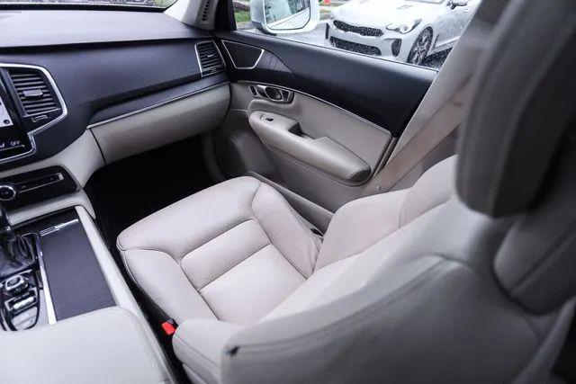 2020 Volvo XC90 T6 Momentum 7 Passenger