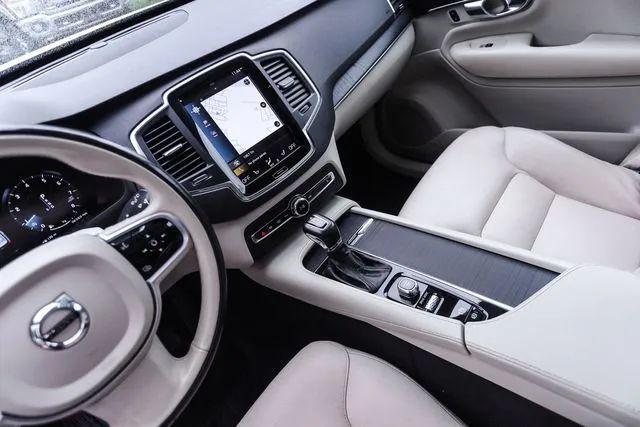 2020 Volvo XC90 T6 Momentum 7 Passenger