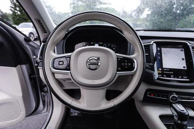 2020 Volvo XC90 T6 Momentum 7 Passenger