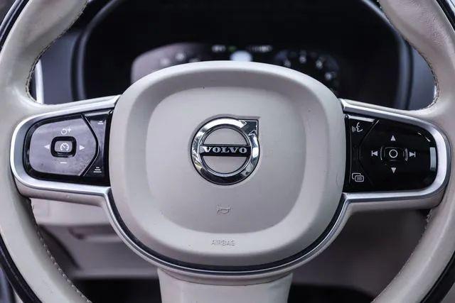 2020 Volvo XC90 T6 Momentum 7 Passenger