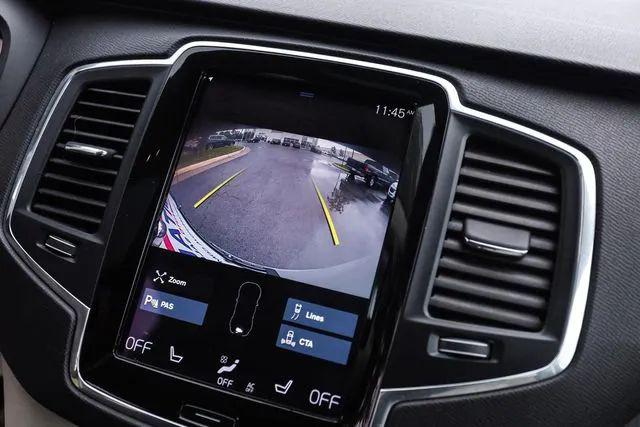 2020 Volvo XC90 T6 Momentum 7 Passenger