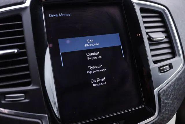 2020 Volvo XC90 T6 Momentum 7 Passenger