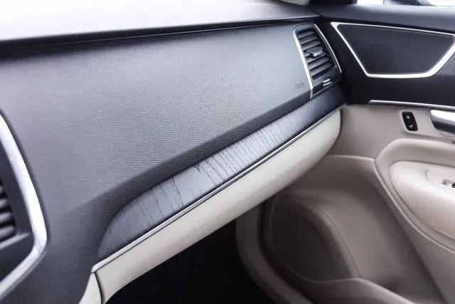 2020 Volvo XC90 T6 Momentum 7 Passenger
