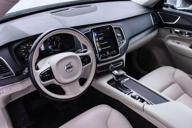 2020 Volvo XC90 T6 Momentum 7 Passenger