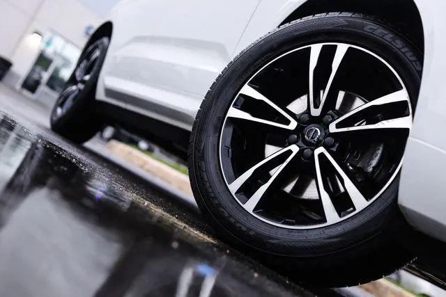 2020 Volvo XC60 T5 Momentum