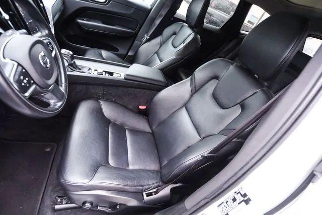2020 Volvo XC60 T5 Momentum
