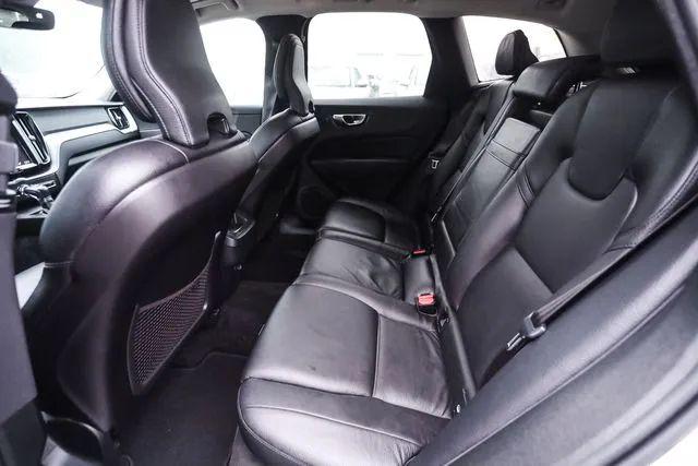2020 Volvo XC60 T5 Momentum