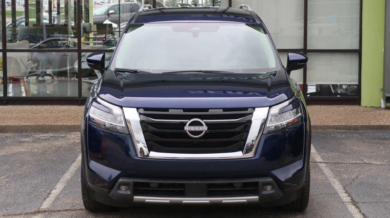 2022 Nissan Pathfinder SL 2WD