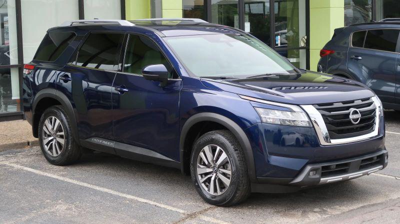 2022 Nissan Pathfinder SL 2WD
