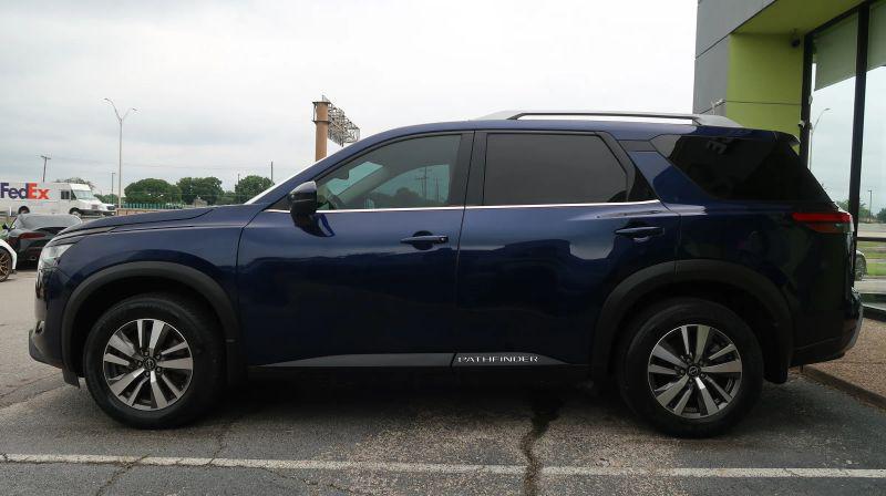 2022 Nissan Pathfinder SL 2WD