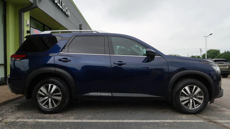 2022 Nissan Pathfinder SL 2WD