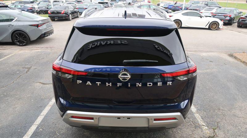 2022 Nissan Pathfinder SL 2WD