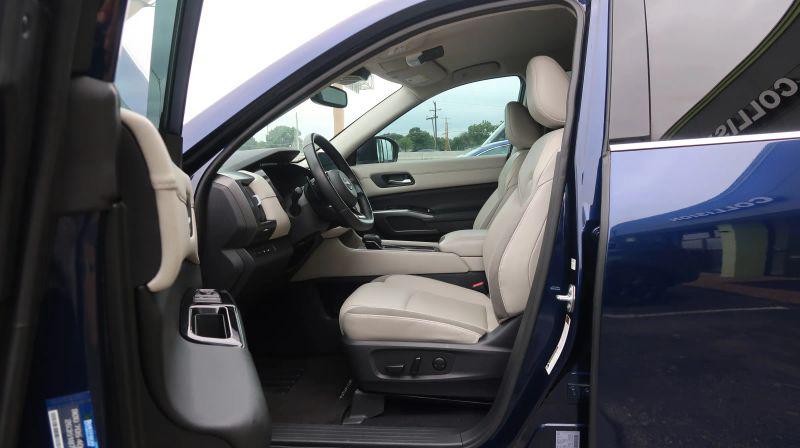 2022 Nissan Pathfinder SL 2WD