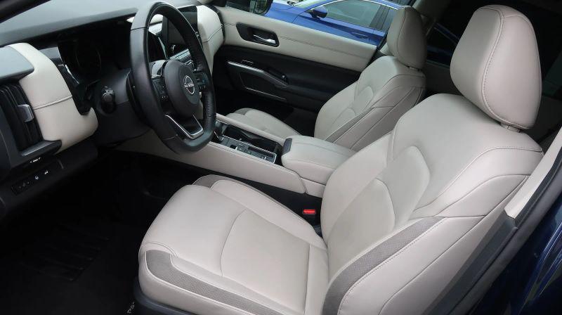 2022 Nissan Pathfinder SL 2WD