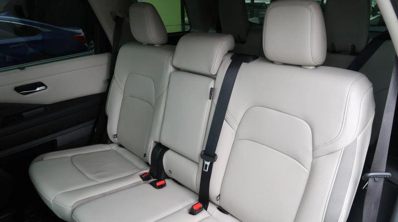 2022 Nissan Pathfinder SL 2WD
