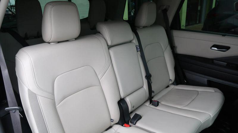 2022 Nissan Pathfinder SL 2WD
