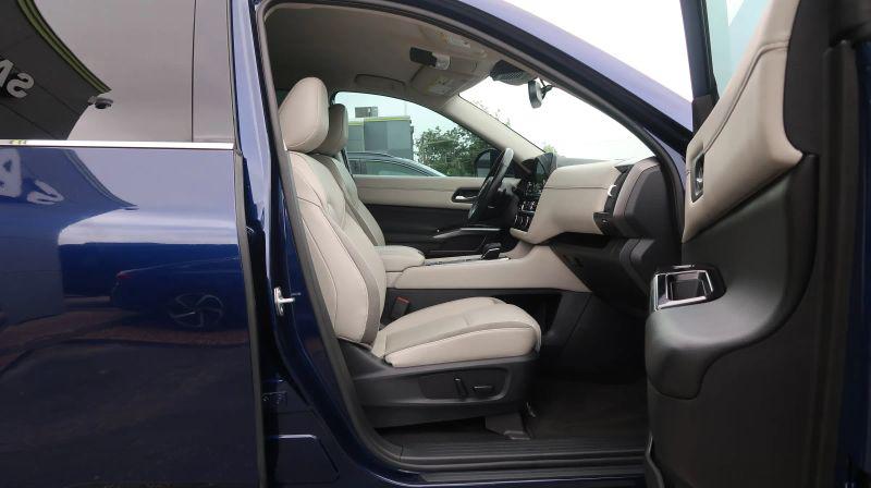 2022 Nissan Pathfinder SL 2WD