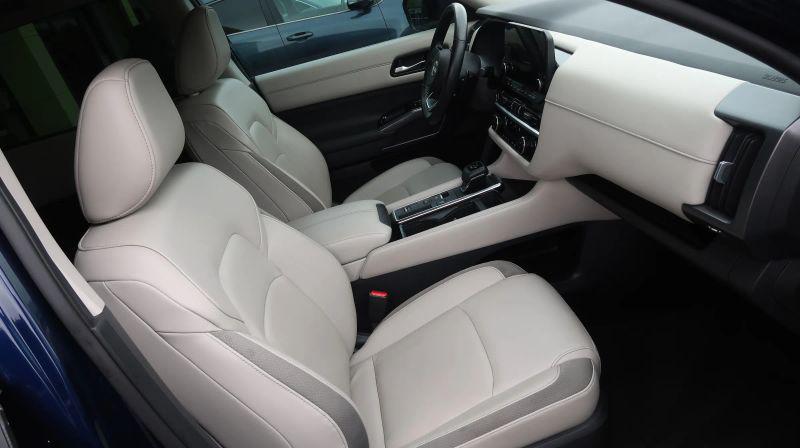 2022 Nissan Pathfinder SL 2WD