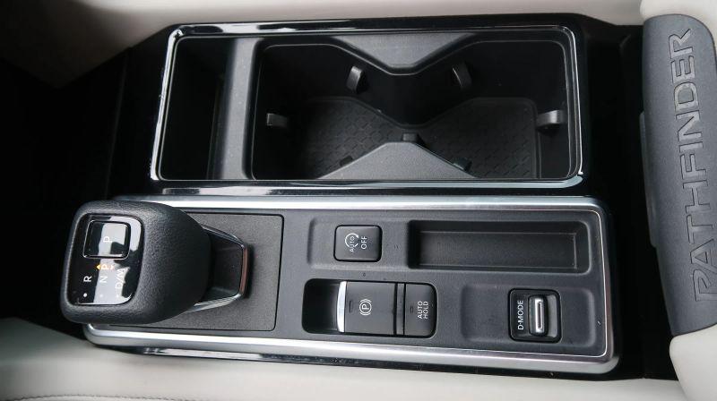 2022 Nissan Pathfinder SL 2WD