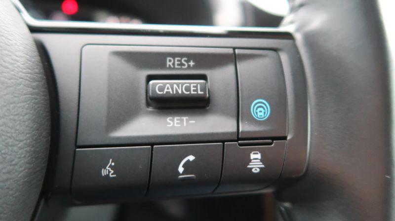2022 Nissan Pathfinder SL 2WD