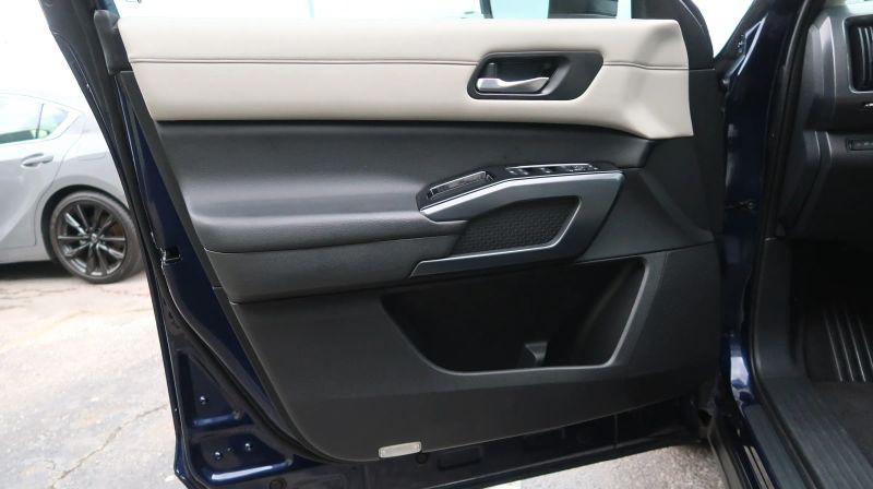 2022 Nissan Pathfinder SL 2WD