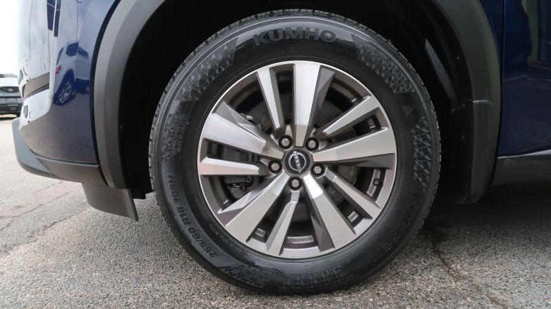 2022 Nissan Pathfinder SL 2WD