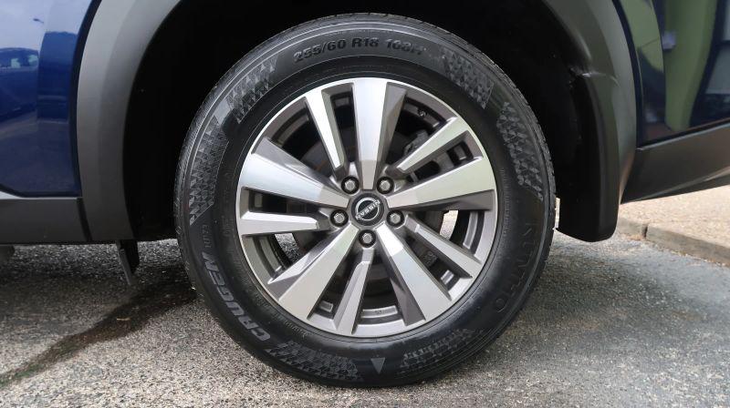 2022 Nissan Pathfinder SL 2WD