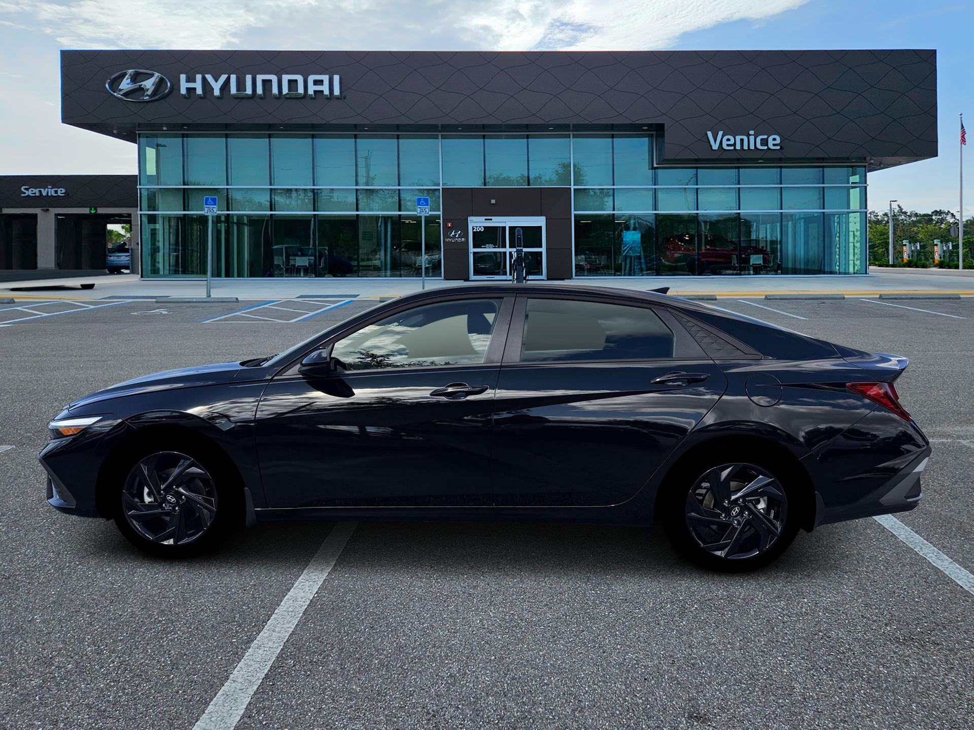 2026 Hyundai ELANTRA SEL Sport - Image 3