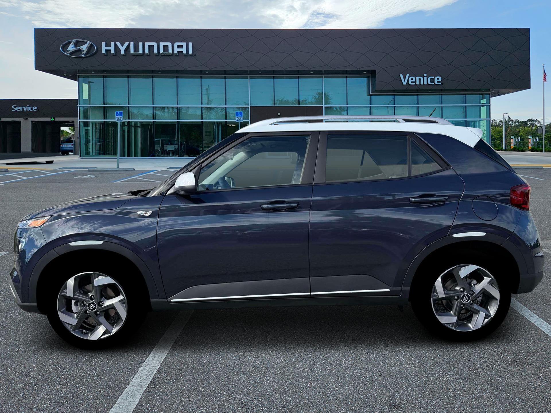 2026 Hyundai VENUE SEL W/Two-Tone Roof - Image 3