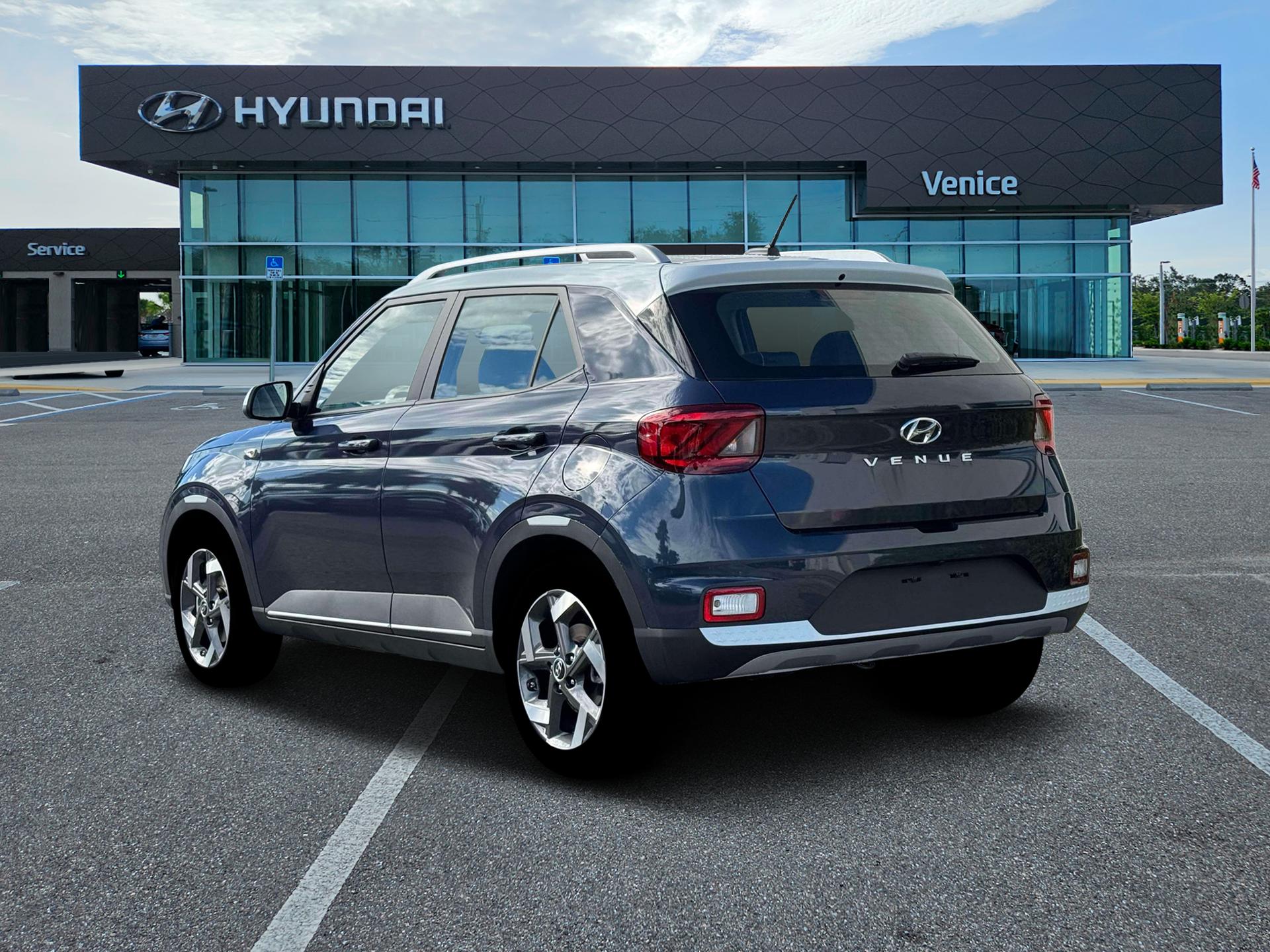 2026 Hyundai VENUE SEL W/Two-Tone Roof - Image 5