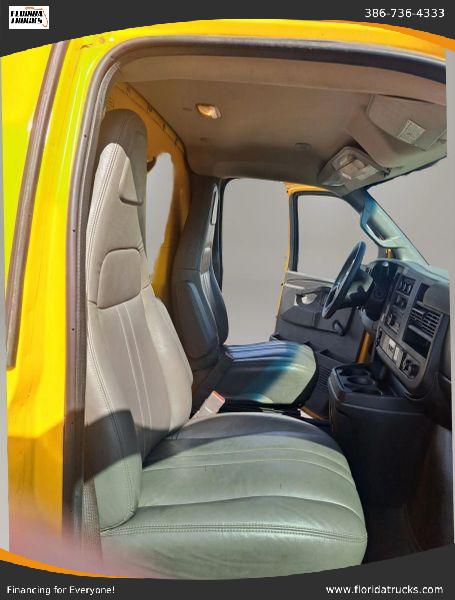 2017 GMC Savana Cutaway Work Van