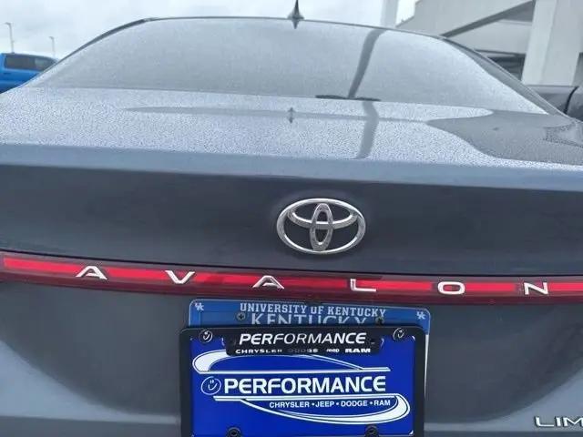 2019 Toyota Avalon XLE