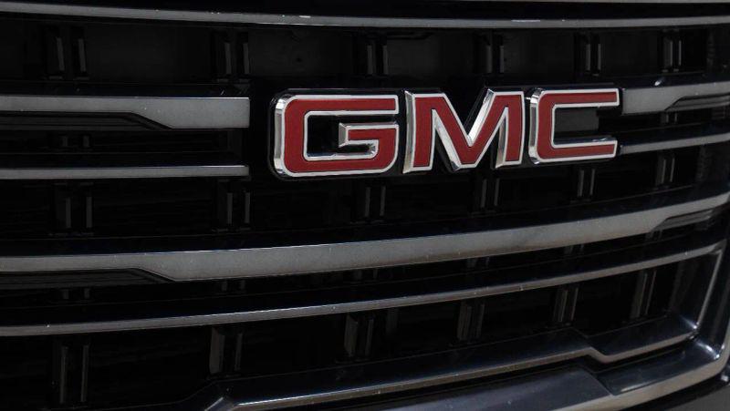 2021 GMC Yukon XL 4WD AT4