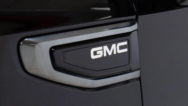 2021 GMC Yukon XL 4WD AT4