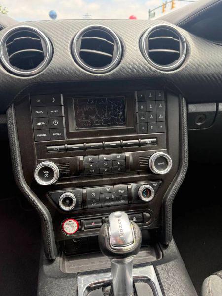 2016 Ford Mustang V6