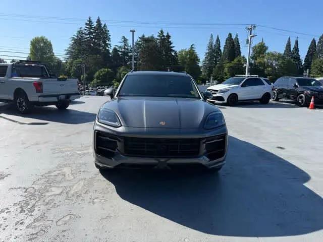 2025 Porsche Cayenne GTS