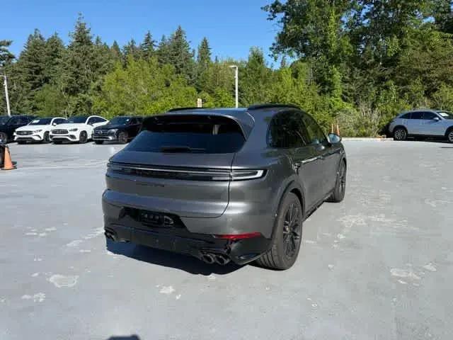 2025 Porsche Cayenne GTS