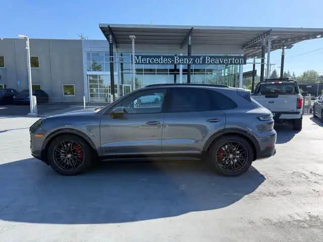 2025 Porsche Cayenne GTS