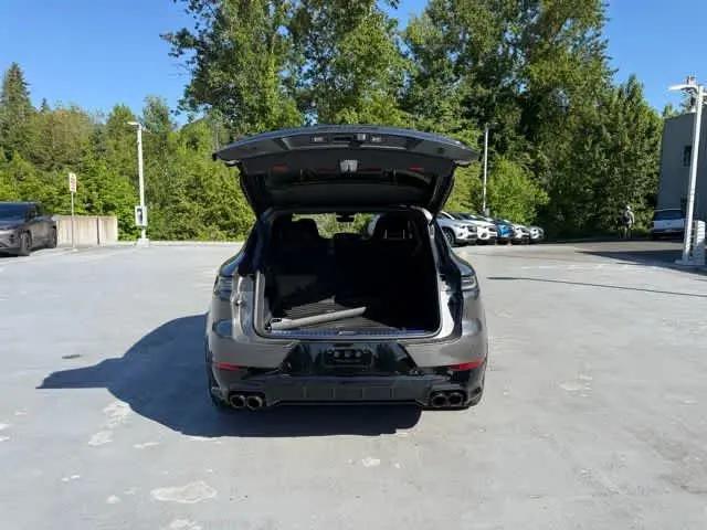2025 Porsche Cayenne GTS